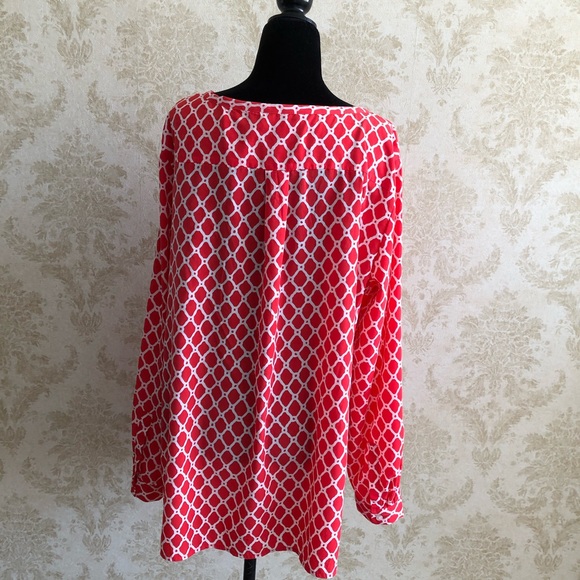 Stylish Red Geometric Women's Top - Picture 4 of 9
